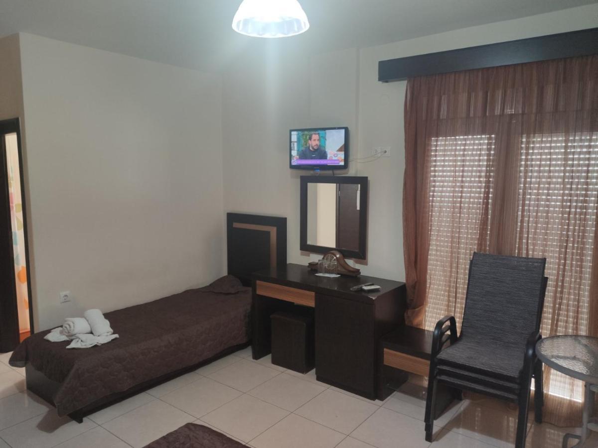 Hotel Louiza Paralía Eksteriør billede